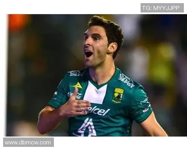 帕丘卡与莱昂激战正酣谁能在这场对决中笑到最后